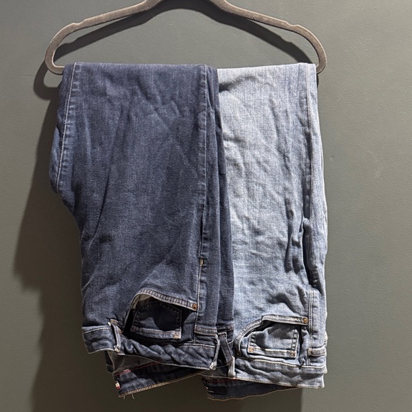 Tommy Hilfiger Women's Straight Leg Jeans - Dark and Light Blue Bundle (2) - Picture 3 of 4